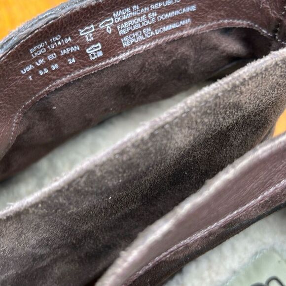 UGG Australia Wright Belted Genuine Shearling Lined Booties Womens Size 7 Nwot - Picture 3 of 8